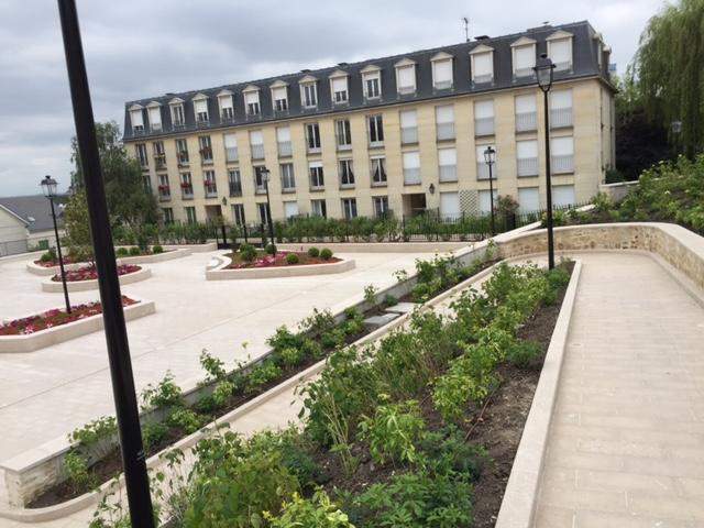 Cour extérieur Île-de-France