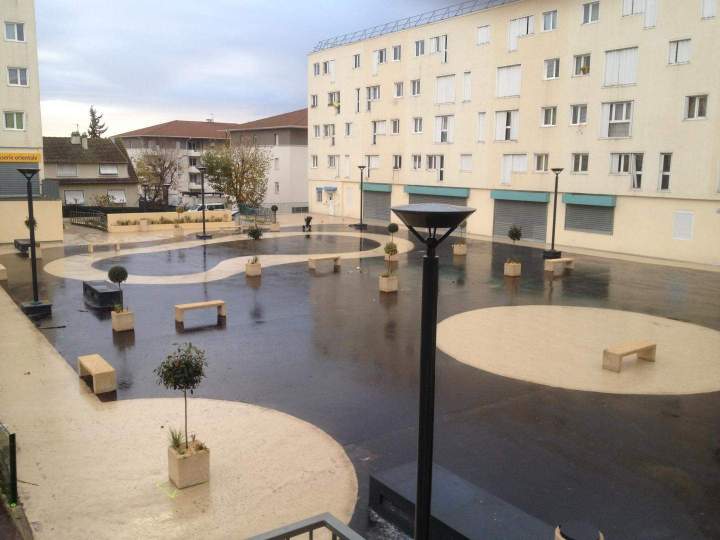 Cour résidentielle Île-de-France