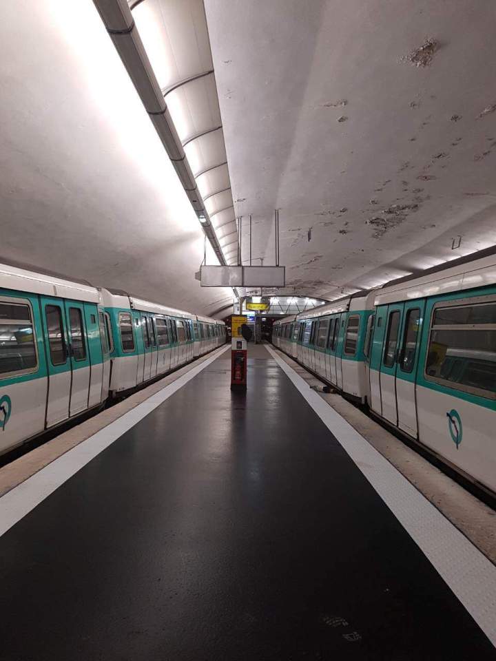 PARIS   Metro